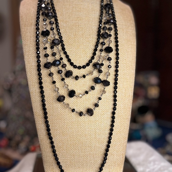 Elegant Black Beaded and Crystal Necklaces. - Picture 4 of 8